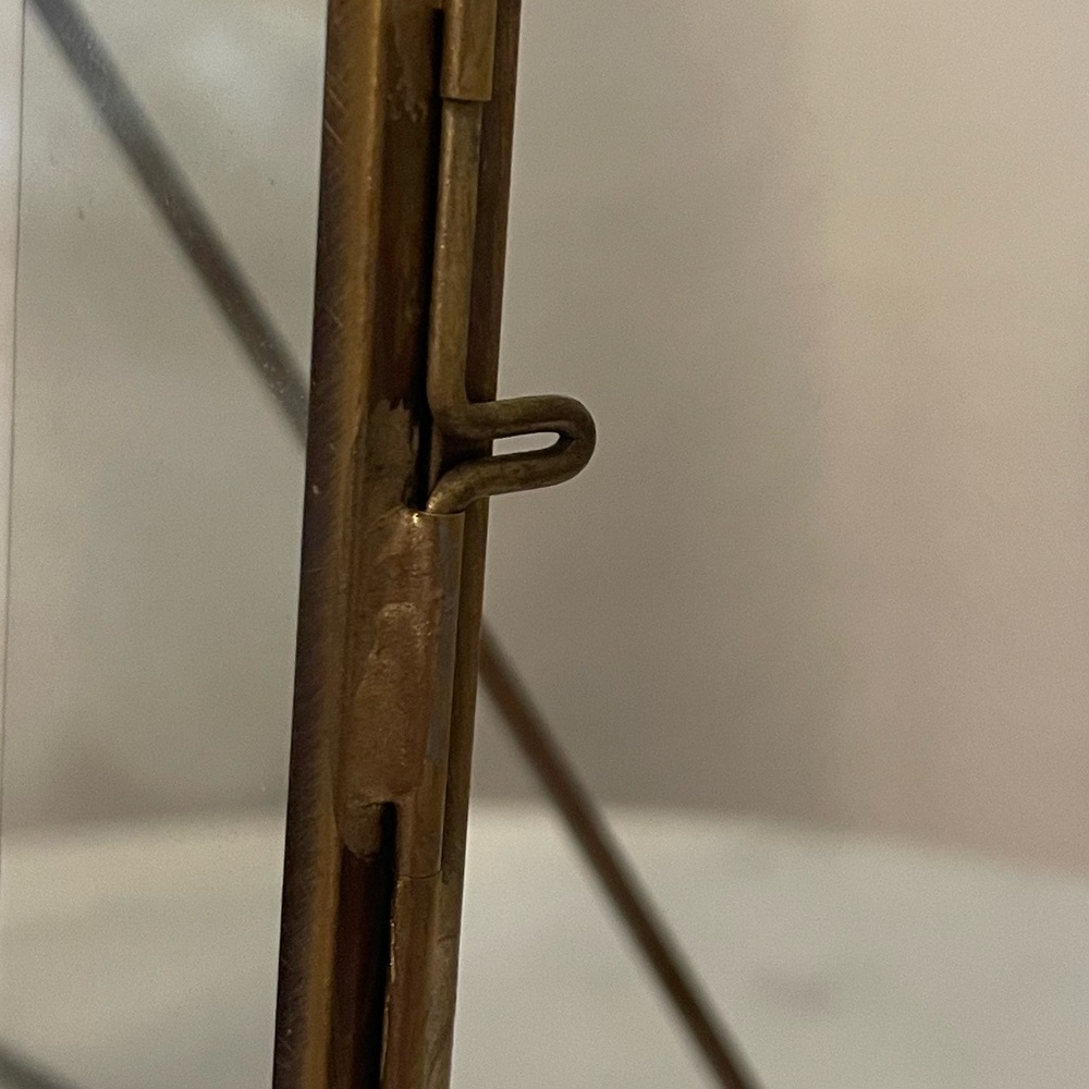 Clear Gold Frame - Picture 3 of 4